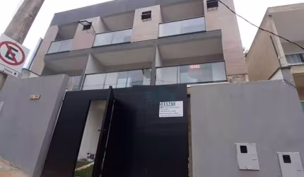 Casa Duplex de 3 Quartos com  Quintal