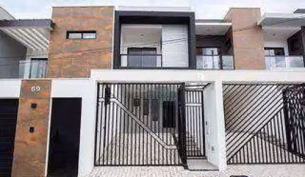 Casa de 3 quartos , área externa e 2 vagas