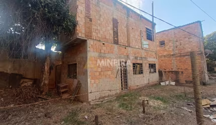 Duas Casas à venda (inacabadas) - 150m² - Bairro Marajó/BH