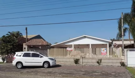 RESIDENCIA COM AMPLO TERRENO