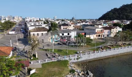 SOBRADO EM LOCALIZAÇÃO ÚNICA!!!!!