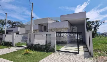 EXCELENTE CASA COM PISCINA!!!