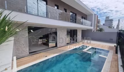 CASA CENTRAL NOVA PRONTA PARA MORAR PERTINHO DA PRAIA