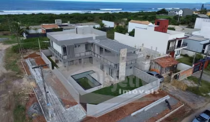 CASA EM ALTO PADRÃO!!!