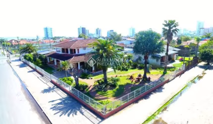 Casa com 5 quartos à venda na Atlantica, 2301, Centro, Tramandaí, 518 m2 por R$ 3.500.000