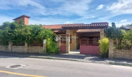 Casa com 4 quartos à venda na Rodovia Haroldo Soares Glavan, 5931, Cacupé, Florianópolis, 230 m2 por R$ 3.500.000