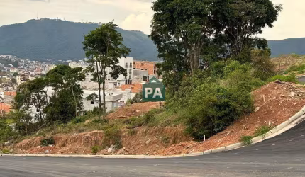 Terreno à venda no Jardim Bandeirantes, Poços de Caldas  por R$ 200.000