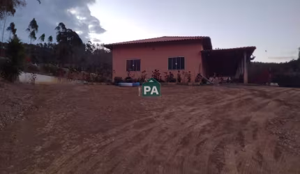 Chácara / sítio com 3 quartos à venda no Pocinhos do Rio Verde, Caldas  por R$ 800.000