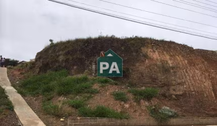 Terreno à venda no Estância São José, Poços de Caldas  por R$ 285.000