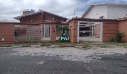Casa com 4 quartos à venda no Monte Verde, Poços de Caldas  por R$ 600.000