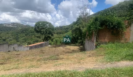 Terreno em condomínio fechado à venda em Laranjeiras, Caldas  por R$ 160.000