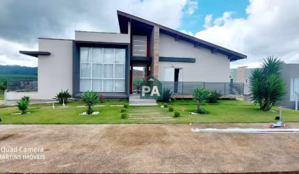 Casa em condomínio fechado com 3 quartos à venda no Residencial e Industrial Campo Alegre, Poços de Caldas  por R$ 2.200.000