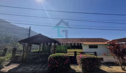 Casa para Venda em Teresópolis, Parque do Ingá, 4 dormitórios, 2 suítes, 4 banheiros, 2 vagas