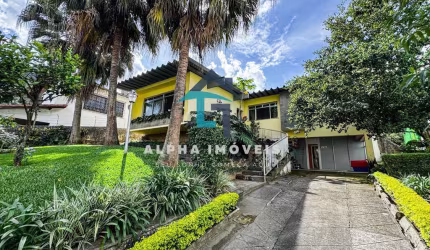 Casa para Venda em Teresópolis, Taumaturgo, 4 dormitórios, 2 suítes, 4 banheiros, 6 vagas