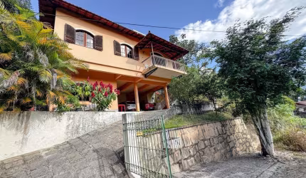 Casa para Venda em Teresópolis, Quinta da Barra, 4 dormitórios, 1 suíte, 3 banheiros, 3 vagas