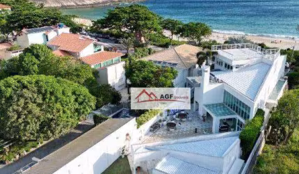 Casa com 02 lotes, frente mar em Itacoatiara