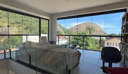 Casa com 4 dormitórios à venda, 280 m² por R$ 2.100.000,00 - Itacoatiara - Niterói/RJ