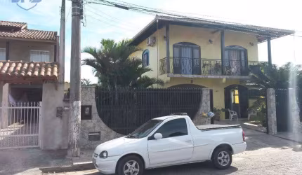 Casa residencial à venda com 210m2 de área construída, Bairro Figueira, Gaspar.