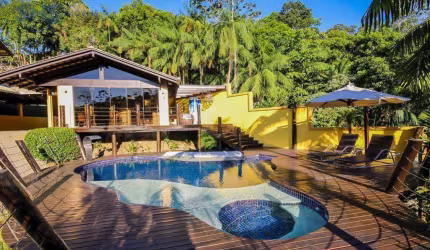 Casa com 3 dormitórios à venda, 520 m² por R$ 1.590.000,00 - Badenfurt - Blumenau/SC