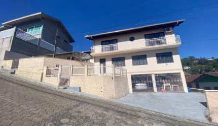 Casa com 4 dormitórios à venda, 250 m² por R$ 990.000,00 - Tribess - Blumenau/SC