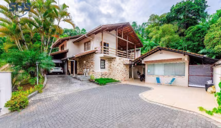 Casa com 4 dormitórios à venda, 315 m² por R$ 1.150.000,00 - Centro - Pomerode/SC