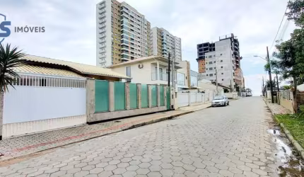 Casa com 3 dormitórios à venda, 138 m² por R$ 1.500.000,00 - Itacolomi - Balneário Piçarras/SC