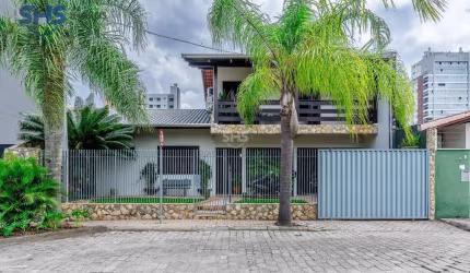 Casa com 4 dormitórios à venda, 210 m² por R$ 1.290.000,00 - Vila Nova - Blumenau/SC