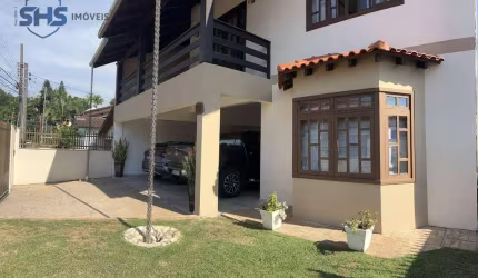 Belíssima Casa com piscina no Bairro Garcia