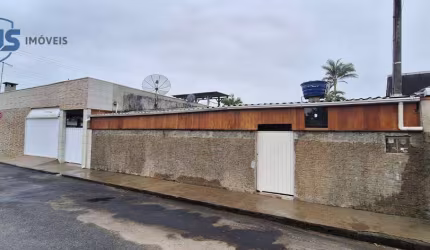 Casa com 5 dormitórios à venda, 280 m² por R$ 950.000,00 - Praia de Armação do Itapocorói - Penha/SC