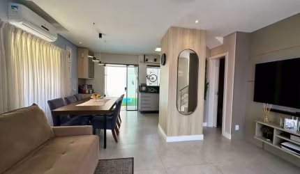 Sobrado com piscina e 3 dormitórios à venda, 96 m² por R$ 890.000 - Bairro Itacolomi - Balneário Piçarras/SC