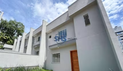 Casa com 3 dormitórios à venda, 95 m² por R$ 570.000,00 - Vila Nova - Blumenau/SC