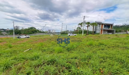 Terreno em condomínio fechado próximo a Vila Germânica