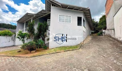 Casa com 5 dormitórios para alugar, 246 m² por R$ 9.300,00/mês - Garcia - Blumenau/SC