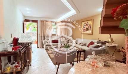 Casa Duplex à venda de 4 quartos na Mata da Praia - Vitória/ES