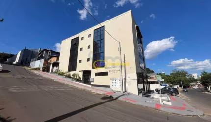 Excelente sala comercial localizada no bairro São Cristóvão, disponível para locação.