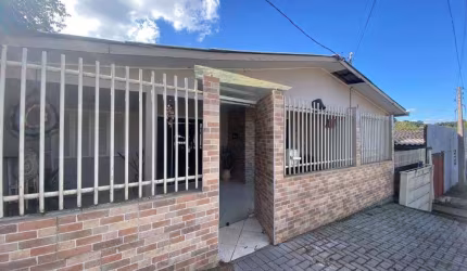 Casa toda fechada no bairro Efapi
