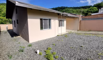 Casa Averbada feita por construtora, estado de nova confira :