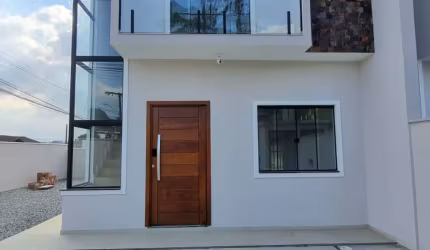 Casa Nova e tecnológica com 3 quartos e 3 banheiros!