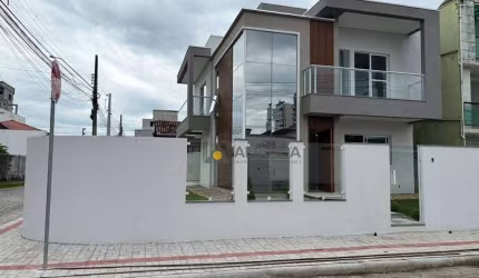 Casa com 3 dormitórios à venda, 142 m² por R$ 1.600.000,00 - Gravatá - Navegantes/SC