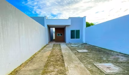 Casa com 2 dormitórios à venda em  Aquiraz/CE