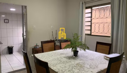 Casa para Venda em Uberlândia, Santa Mônica, 4 dormitórios, 2 suítes, 4 banheiros, 2 vagas