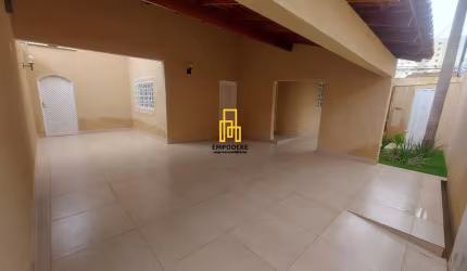 Casa para Venda em Uberlândia, Patrimônio, 4 dormitórios, 1 suíte, 3 banheiros, 3 vagas