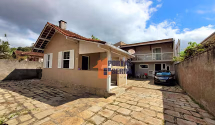 2 casas no mesmo terreno à venda, 221 m² por R$ 800.000 - Bom Retiro - Teresópolis/RJ