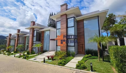 Casa com 4 quartos à venda, 203 m² por R$ 1.490.000 - Tijuca - Teresópolis/RJ