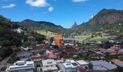 Casa com 3 quartos + Dependência+ Casa de caseiro à venda, 222 m² por R$ 1.200.000 - Caxangá - Teresópolis/RJ