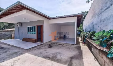 Casa linear com 3 quartos à venda, 117 m² por R$ 580.000 - Albuquerque - Teresópolis/RJ