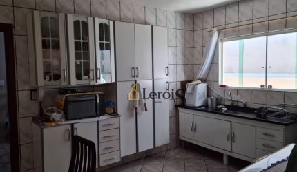 Casa com 2 dormitórios à venda, 90 m² por R$ 330.000,00 - Loteamento Terras de São Pedro e São Paulo - Salto/SP