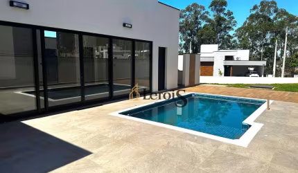 Casa com 3 dormitórios à venda, 226 m² por R$ 1.590.000,00 - Condomínio Central Parque - Salto/SP