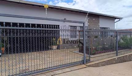 Casa com 3 dormitórios à venda, 177 m² por R$ 690.000,00 - Vila Cleto - Itu/SP
