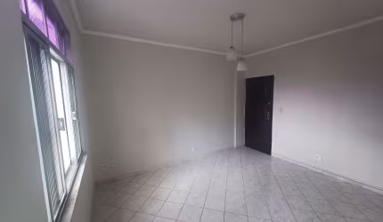 Apartamento de 2 quartos para alugar na Rua Castro Alves - Méier